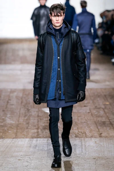 Look 15